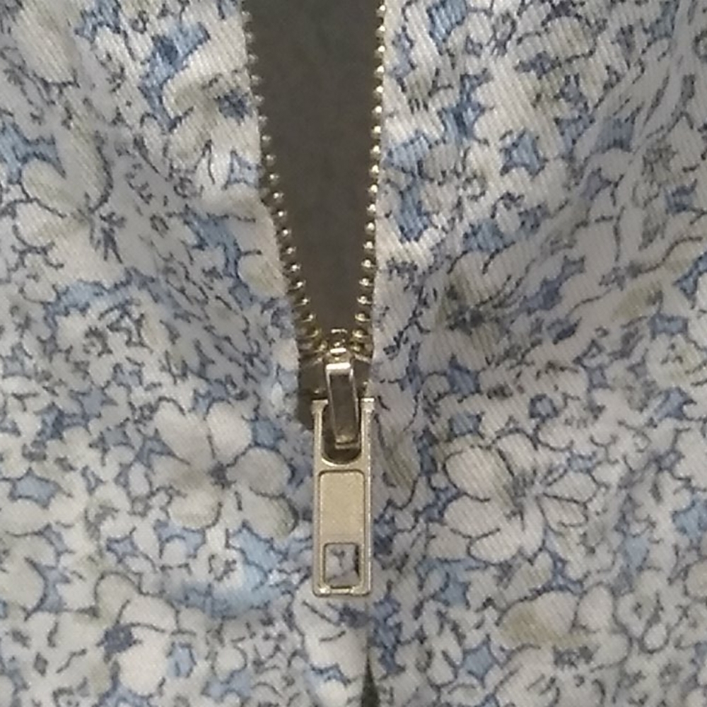 Cherokee 18 W Zippered Flowered Shirt - Picture 5 of 9
